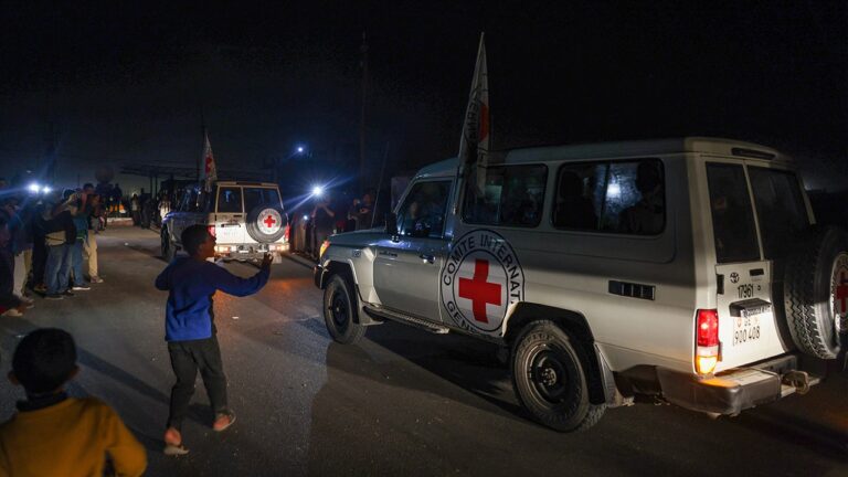 Israeli-Hostages-in-Red-Cross-Ambulances.jpg