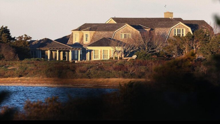 Joe-Biden-Nantucket-house_007.jpg