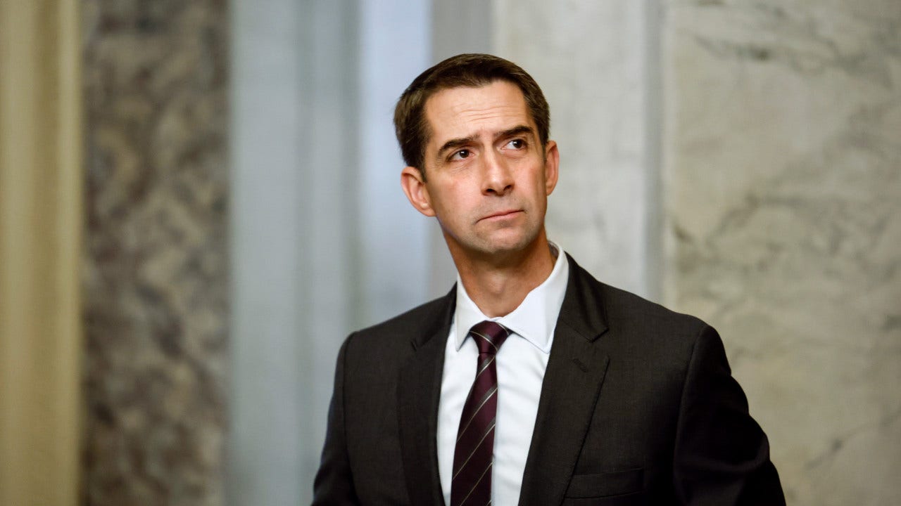 Tom-Cotton-raised-eyebrow.jpg