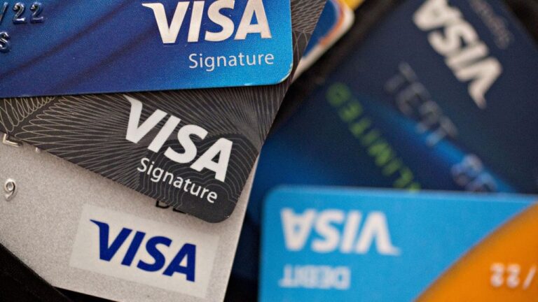 Visa-Credit-Cards-GettyImages-1138920722.jpg