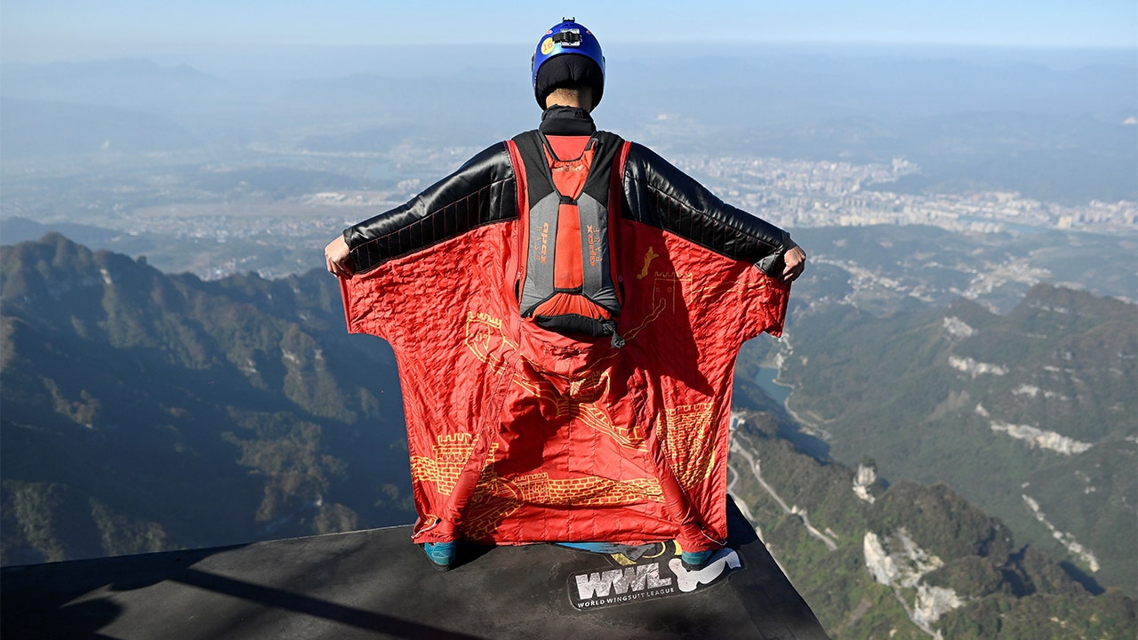 Wingsuit-Skydiver.jpg