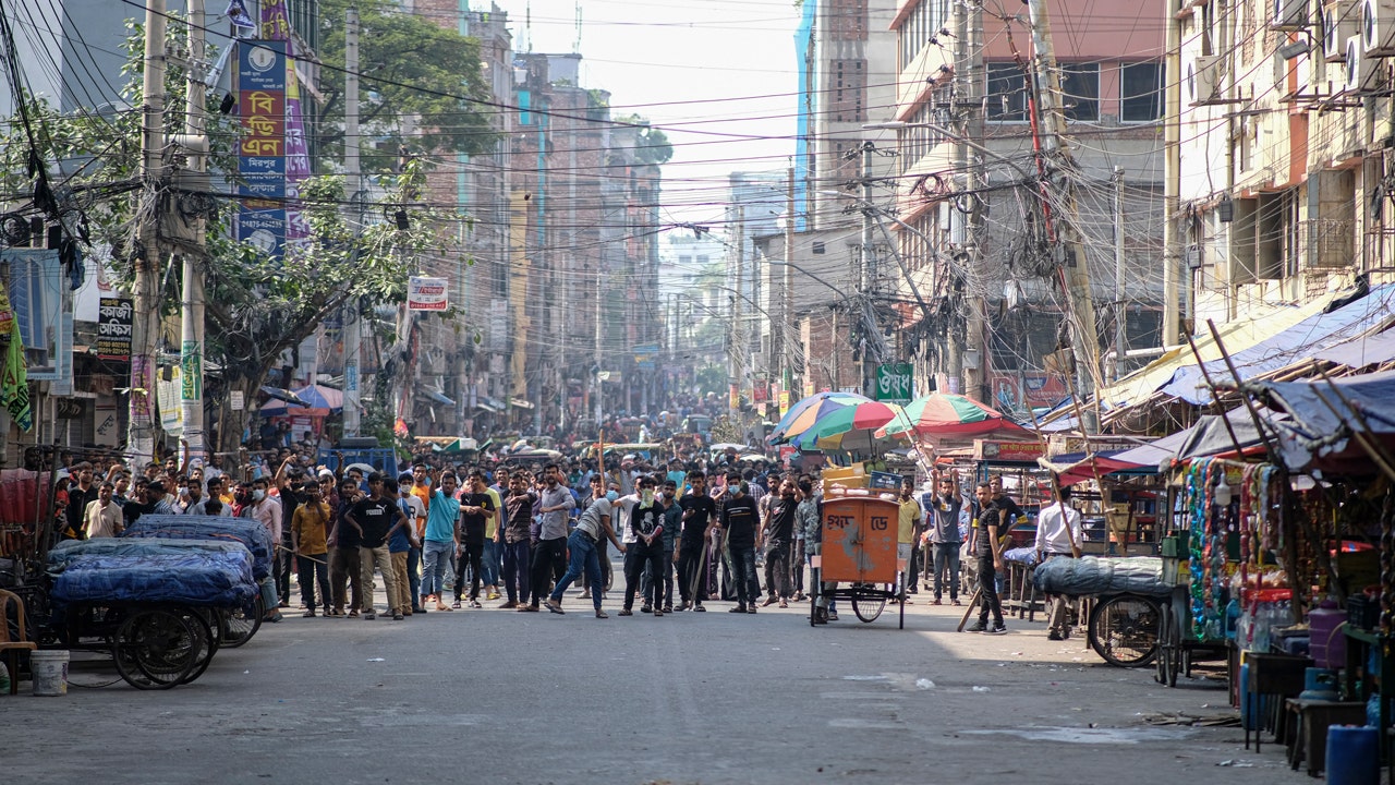 bangladesh_garment_workers.jpg