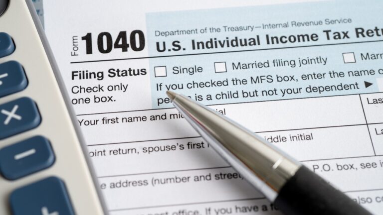 income-tax-return-1040.jpg