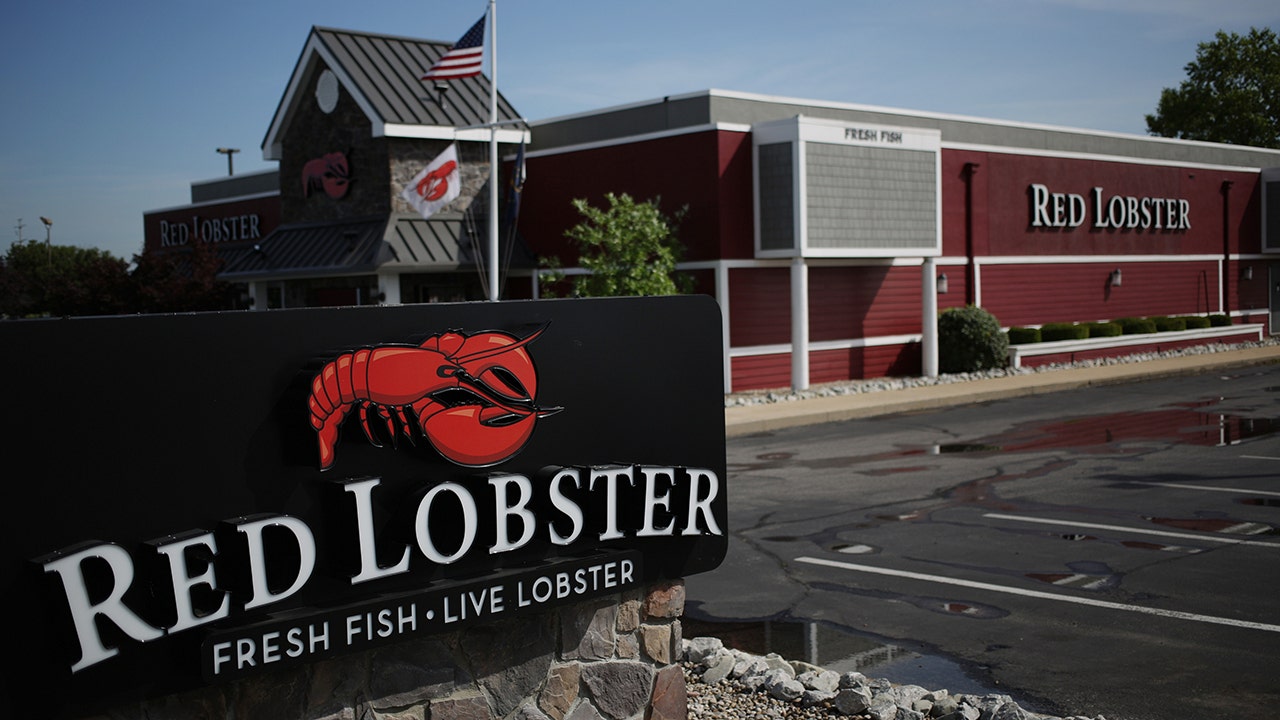 red-lobster-sign.jpg