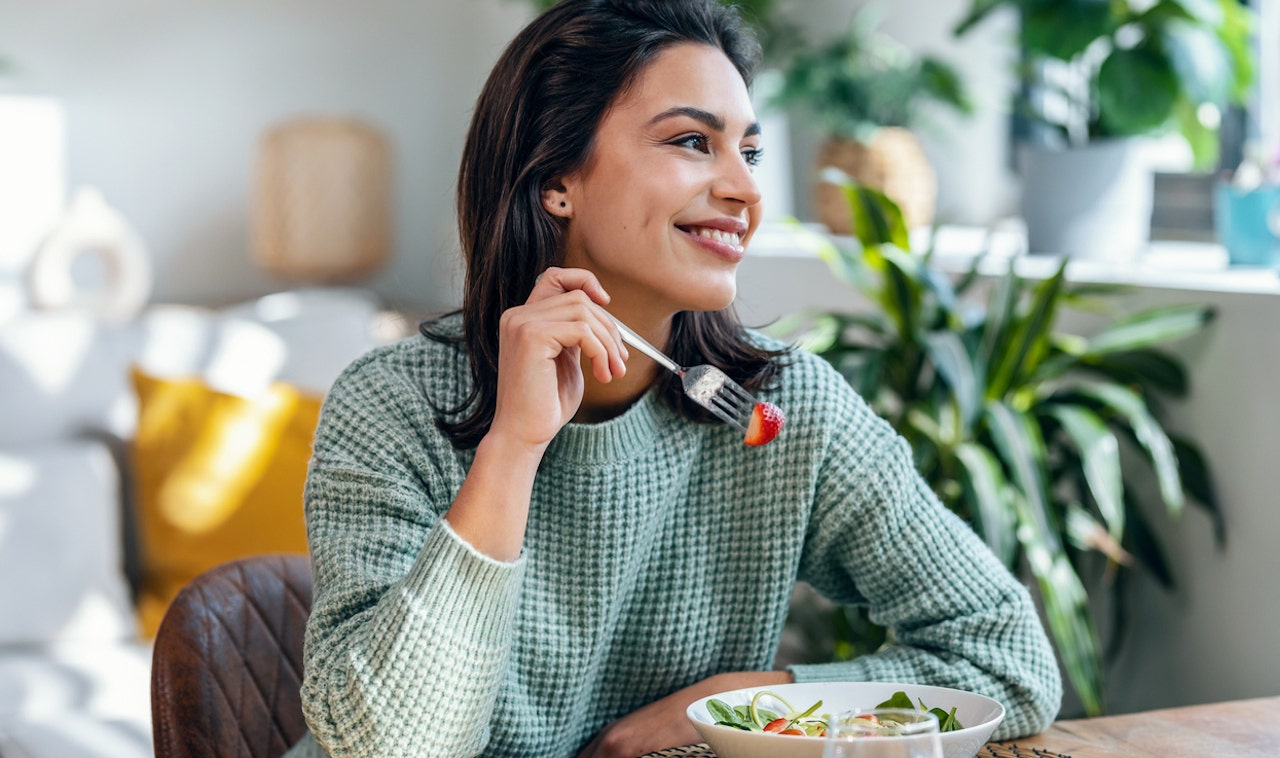 woman-eating-strawberries.jpg