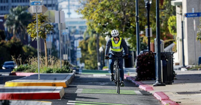 922196-sd-me-new-bikeways-001.jpg