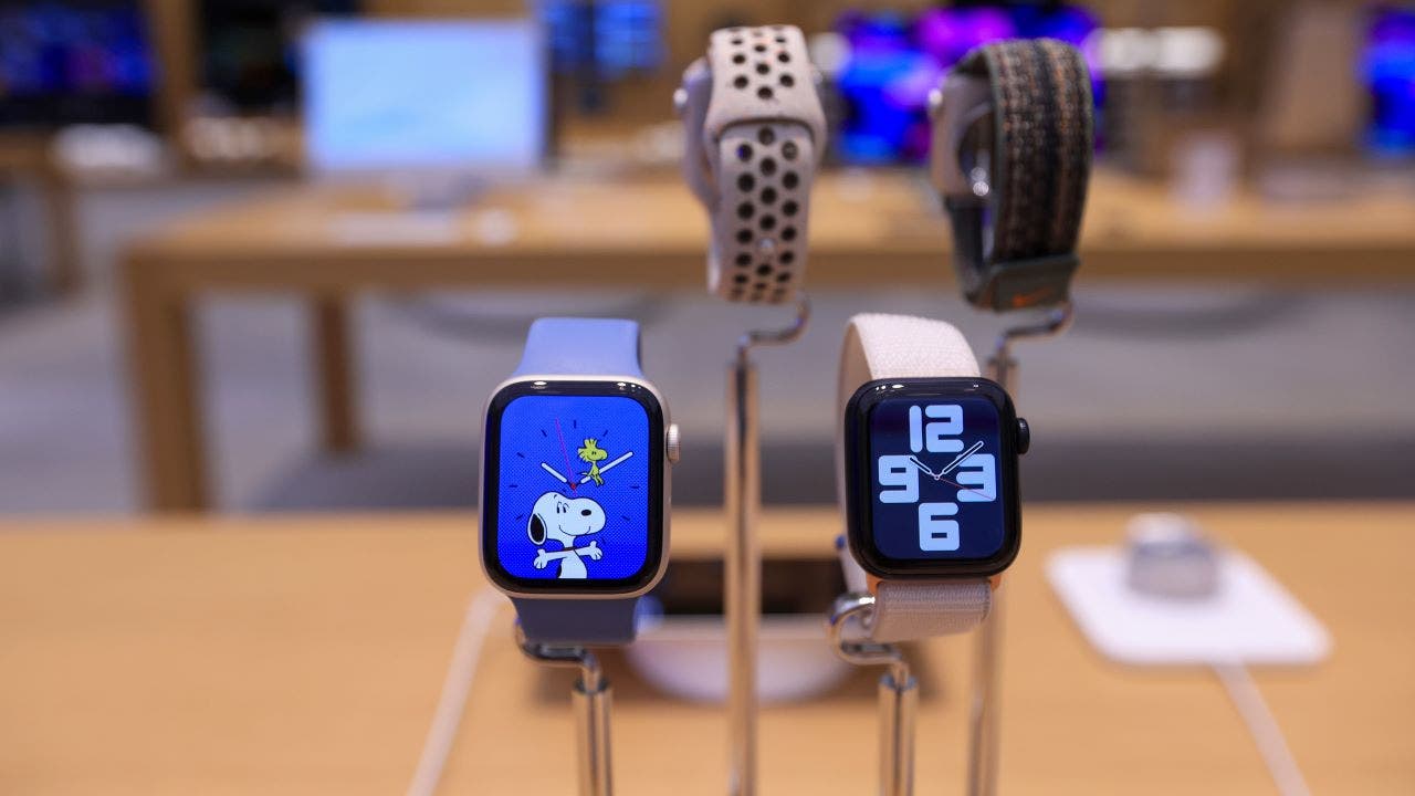 Apple-Watch-GettyImages-1682368161.jpg