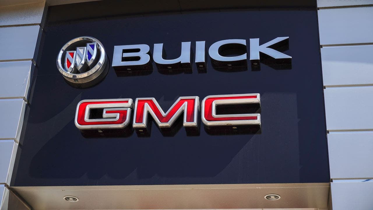 Buick-Dealership-GettyImages-1228064552.jpg