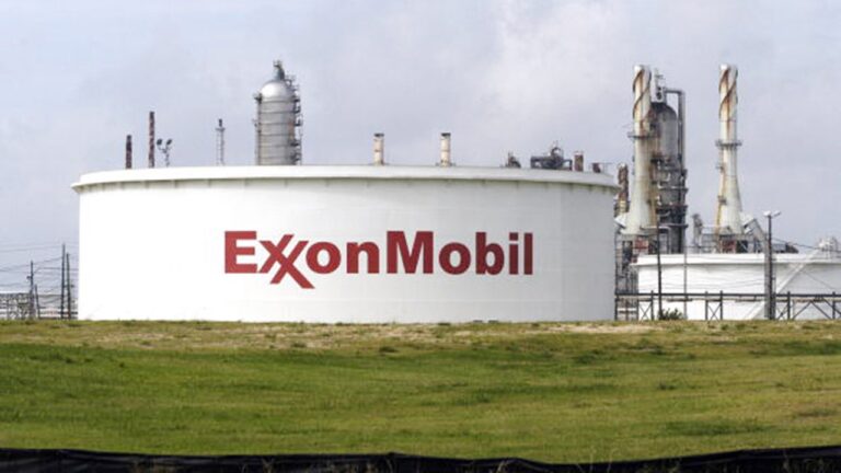 Exxon-Refinery-Getty.jpg