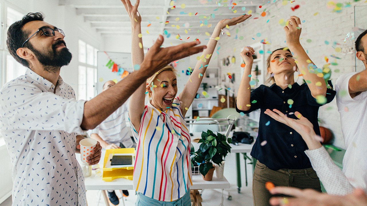 Happy-Office-Workers-iStock.jpg