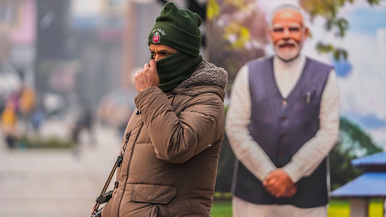 Indian-Police-Kashmir.jpg