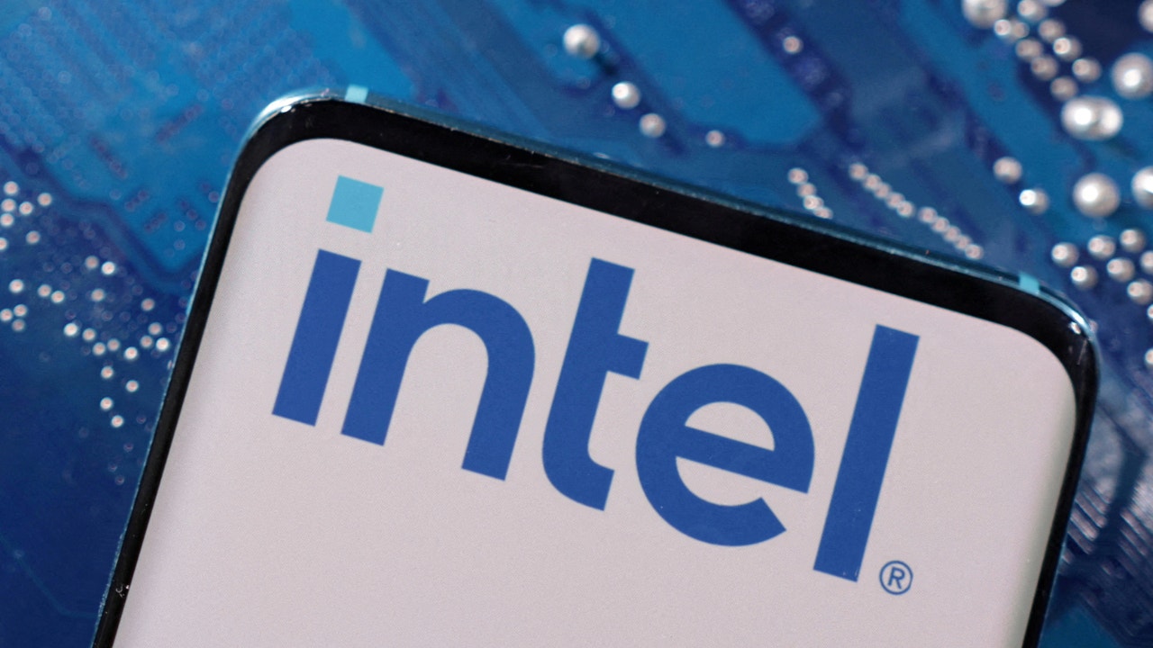 Intel-logo-phone.jpg