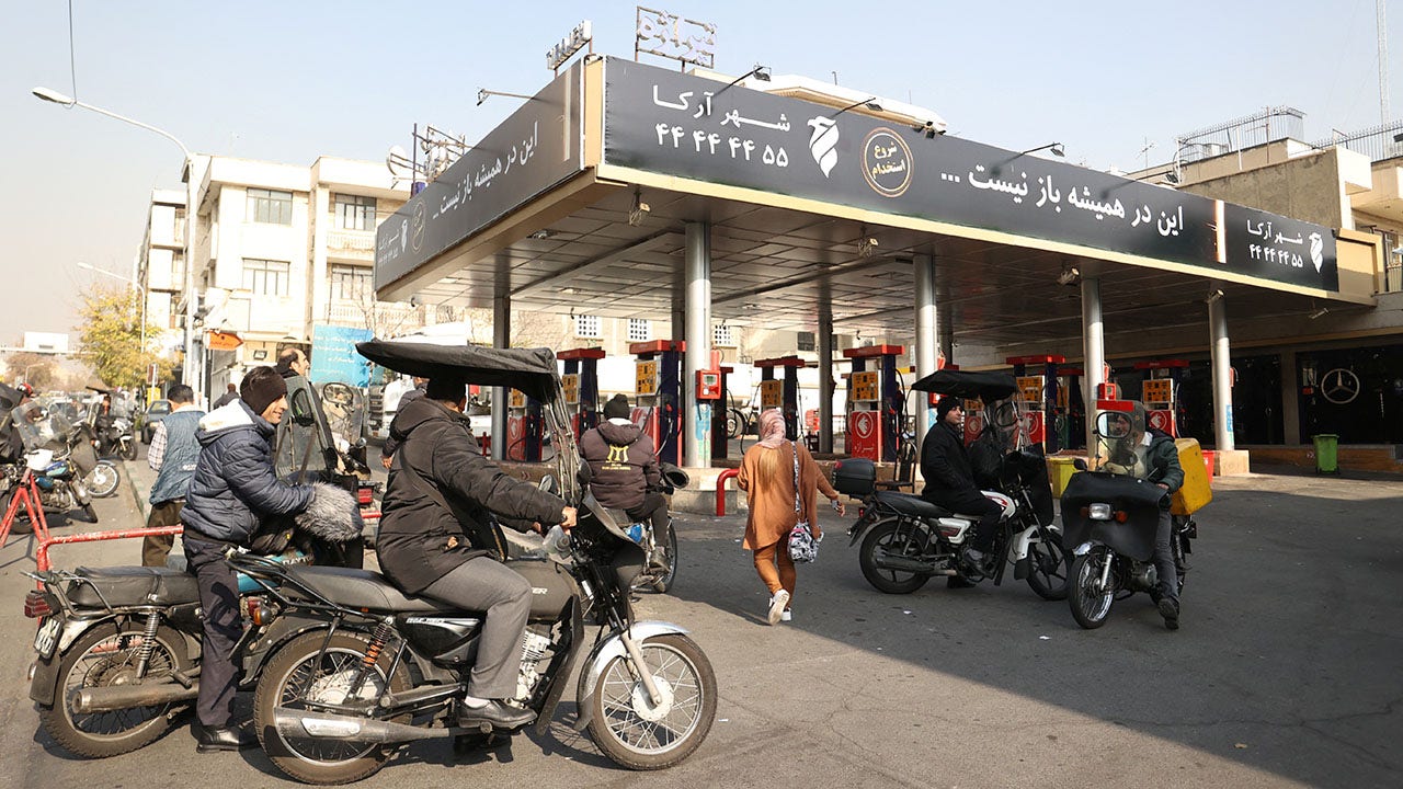 Iran-gas-station-1.jpg