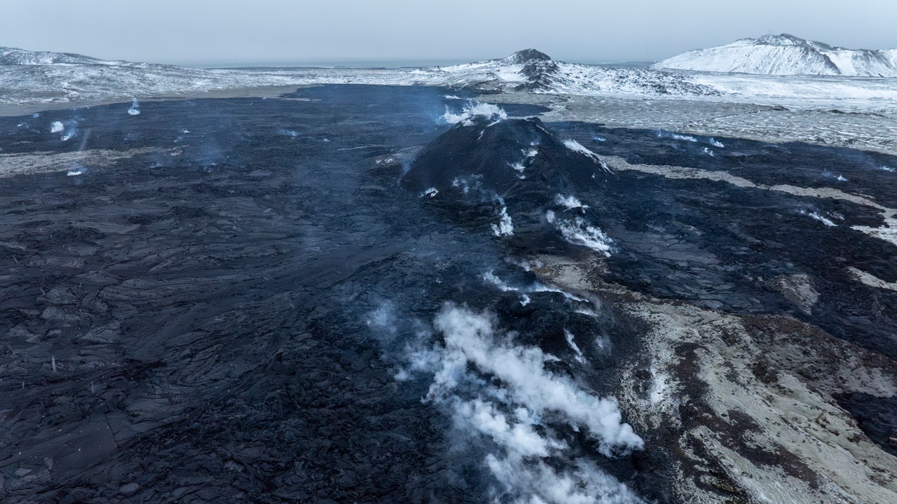 iceland_volcano.jpg