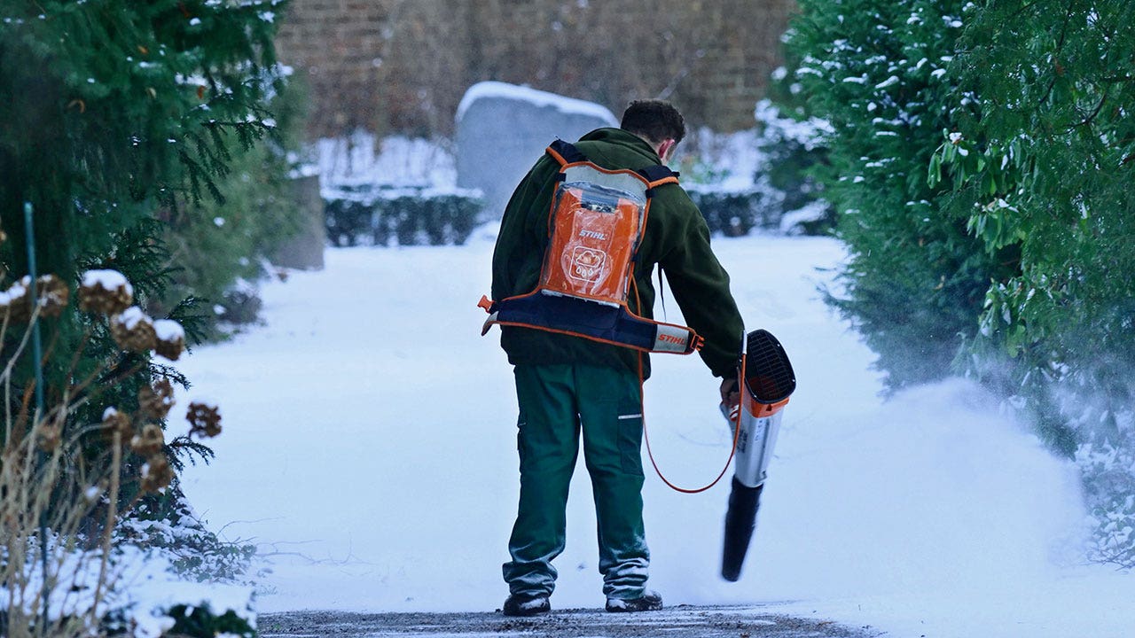 mi-leaf-blowers-1-1.jpg