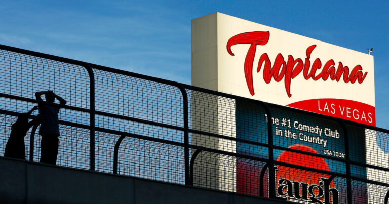 240130-Tropicana-Closure-2015-ac-827p-ca6c27.jpg