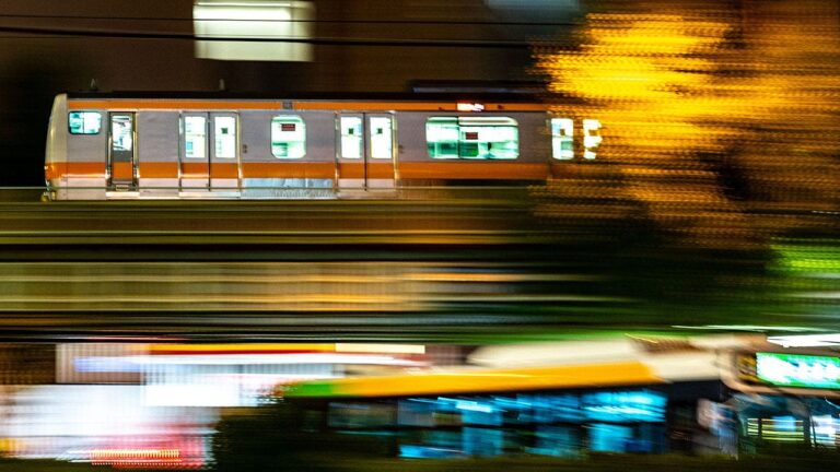 Akihabara-train.jpg