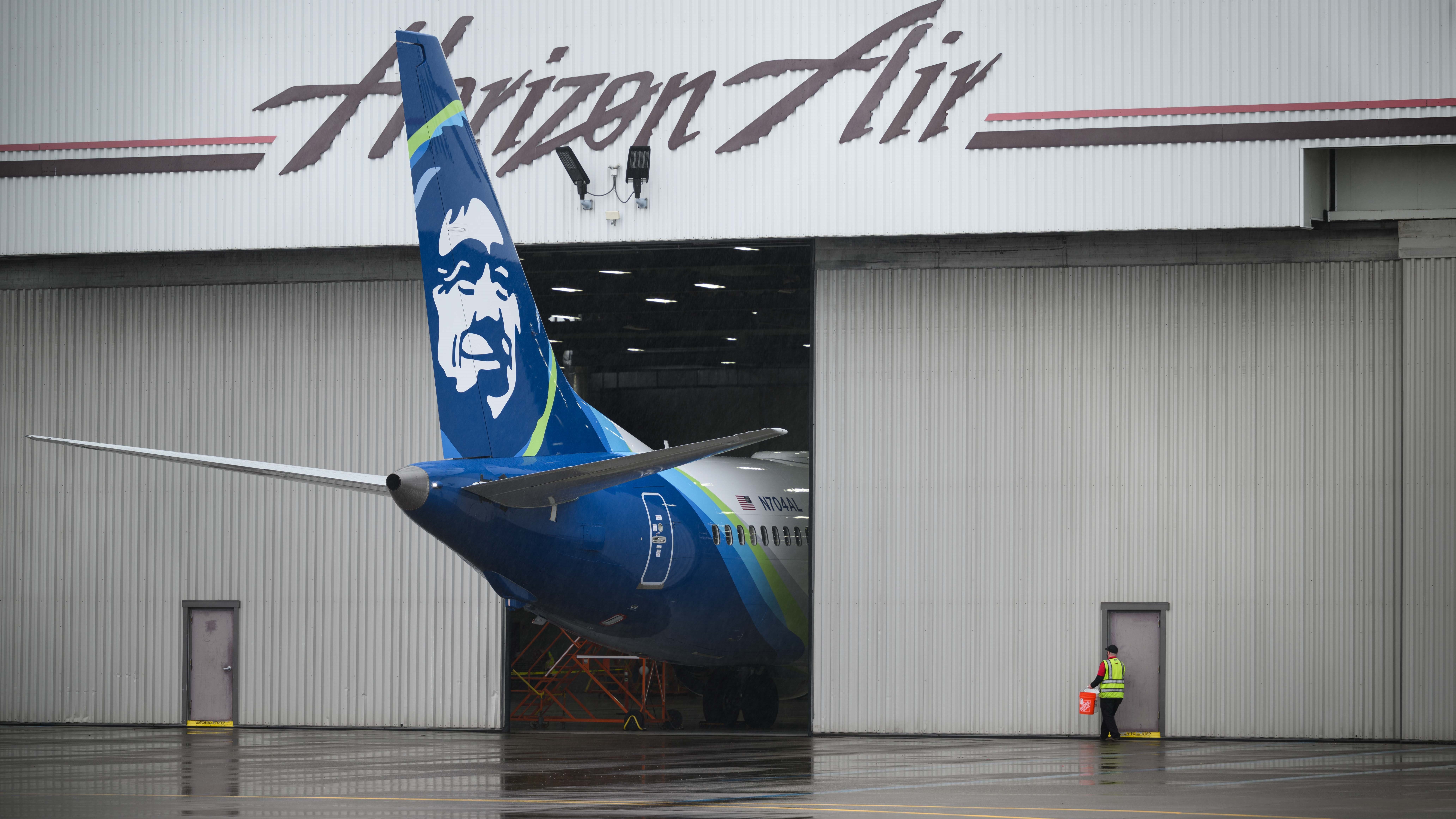 Alaska-Boeing-737-Max-9-GettyImages-1913163765.jpg