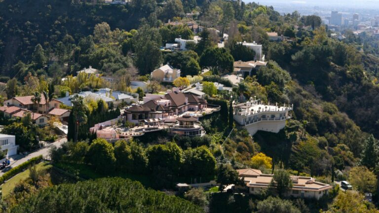 Beverly-Hills-California-mansions.jpg