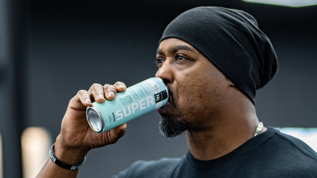 Brian-Dawkins-Nirvana-Super-2.jpg