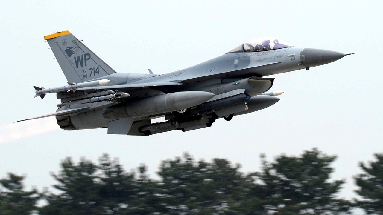 F-16.jpg