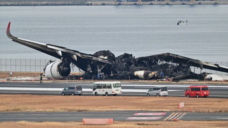 Japan-plane-crash-wreckage-1.jpg