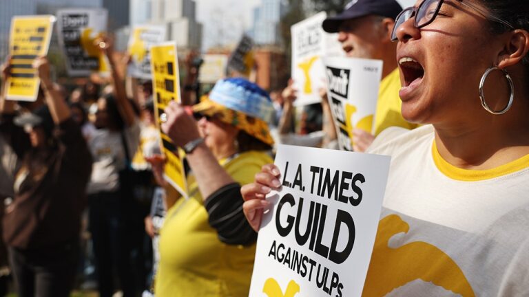 LA-TIMES-GUILD-STRIKE.jpg