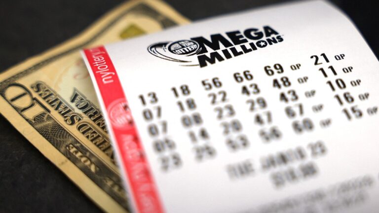 Mega-Millions-Lottery-Money.jpg