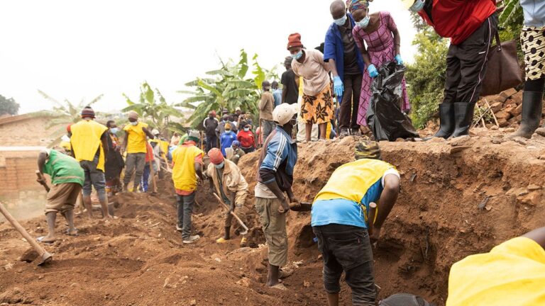 Rwanda-mass-grave.jpg