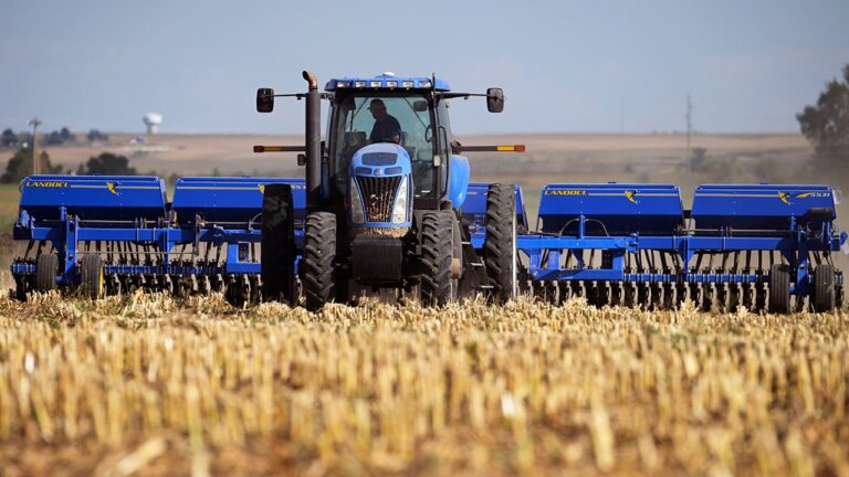 US-GRAIN-FARM-GETTY.jpg