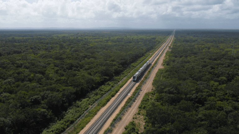 Yucatan-Train.gif