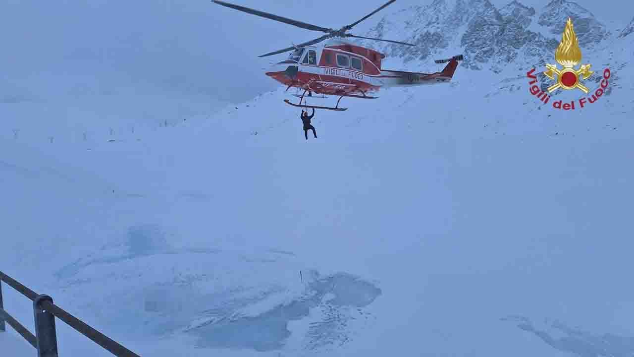 alps-avalanche-vigili-del-fuoco.jpg