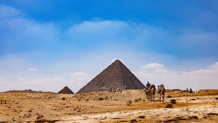 great-pyramids-giza.gif