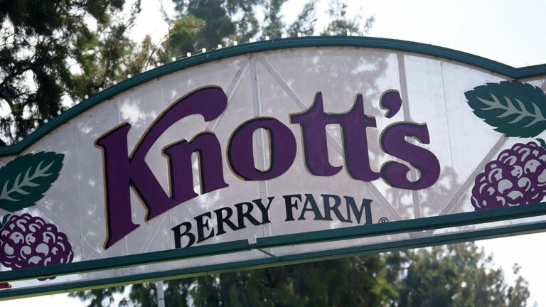 knotts-sign.jpg