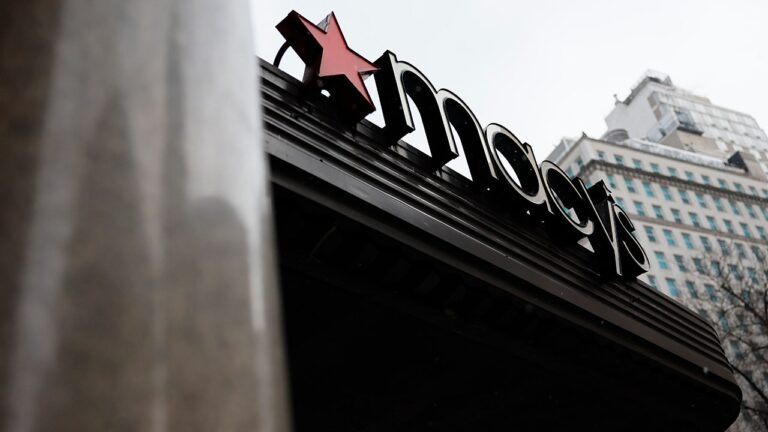 macys-sign-getty.jpg