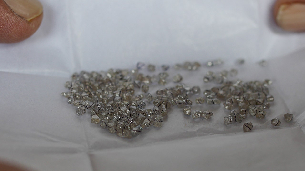 rough-diamonds-getty.jpg