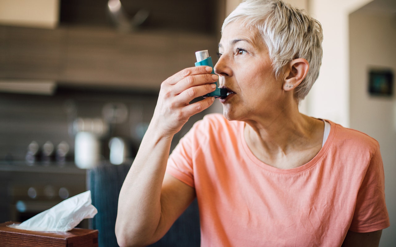 woman-using-inhaler.jpg