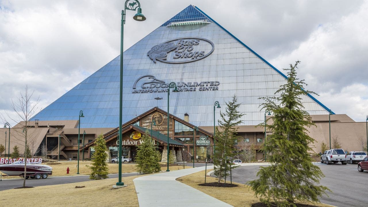 Bass-Pro-Shops-Pyramid.jpg