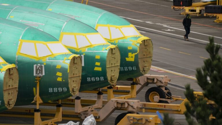 Boeing-737-Production.jpg