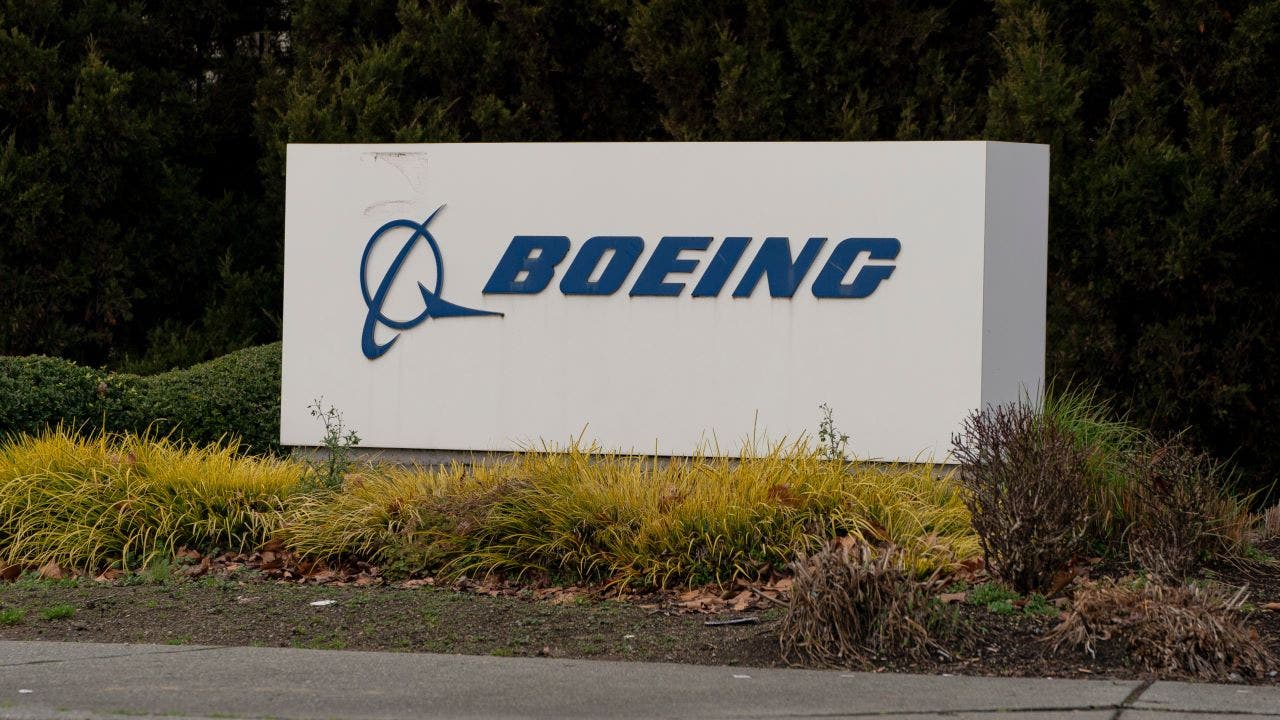 Boeing-Facility-Sign.jpg