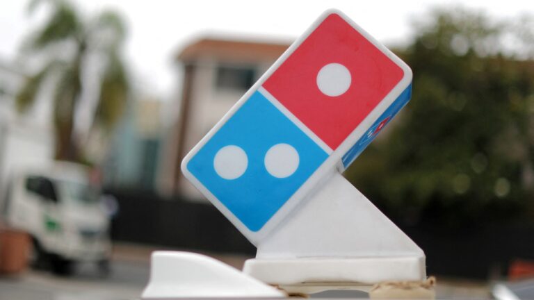 Dominos-Pizza-car-logo.jpg