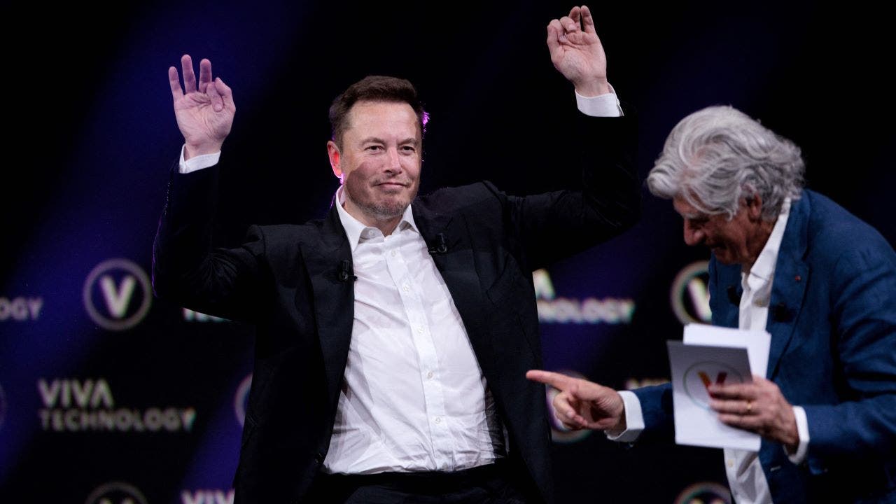 Elon-Musk-Celebration.jpg