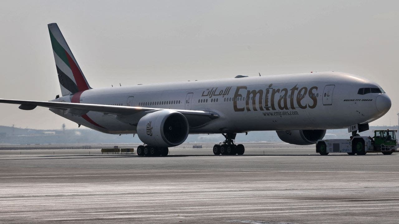 Emirates-Boeing-777.jpg