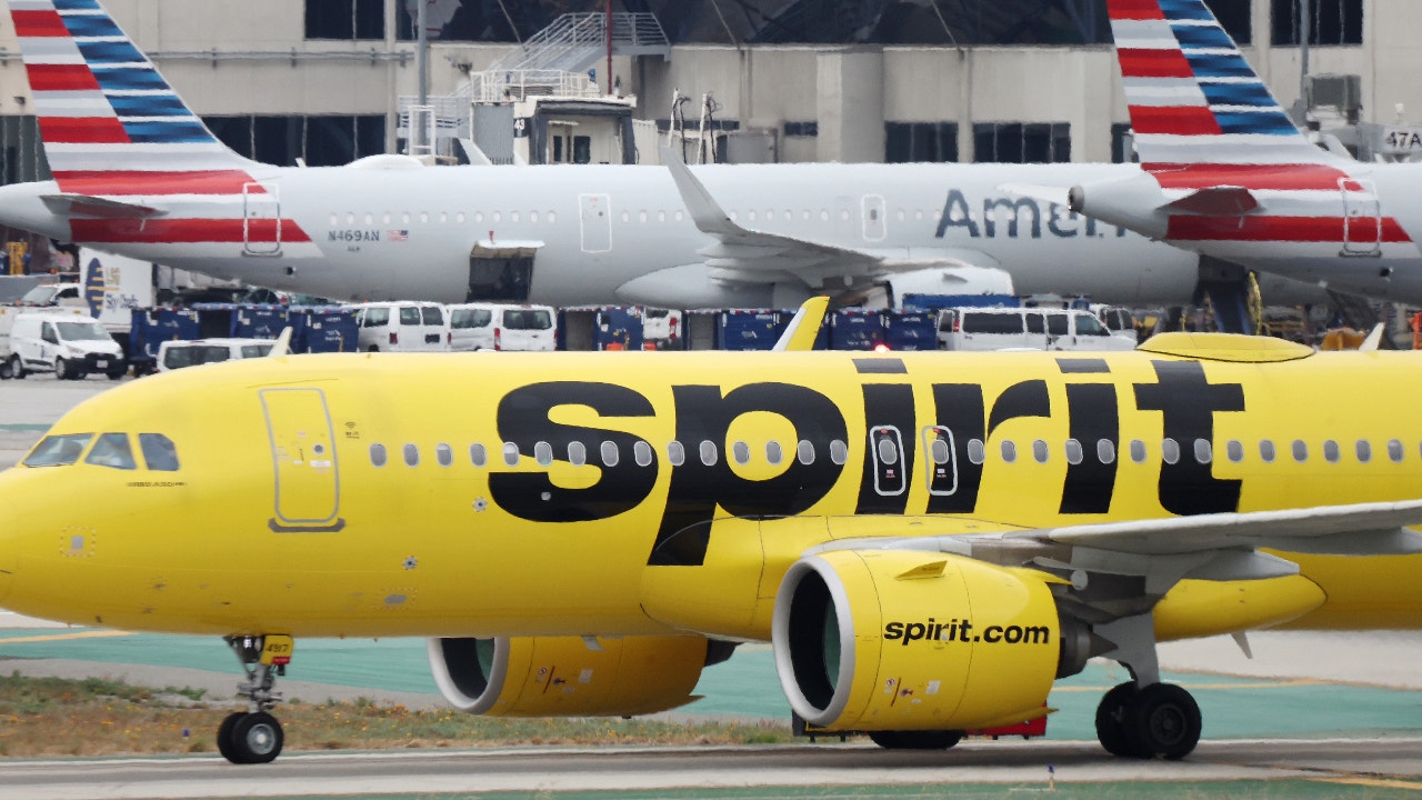 Spirit-American-airlines-Los-Angeles.jpg