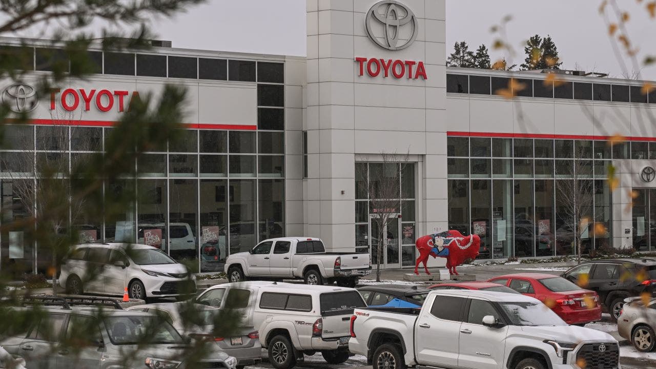 Toyota-Dealership.jpg