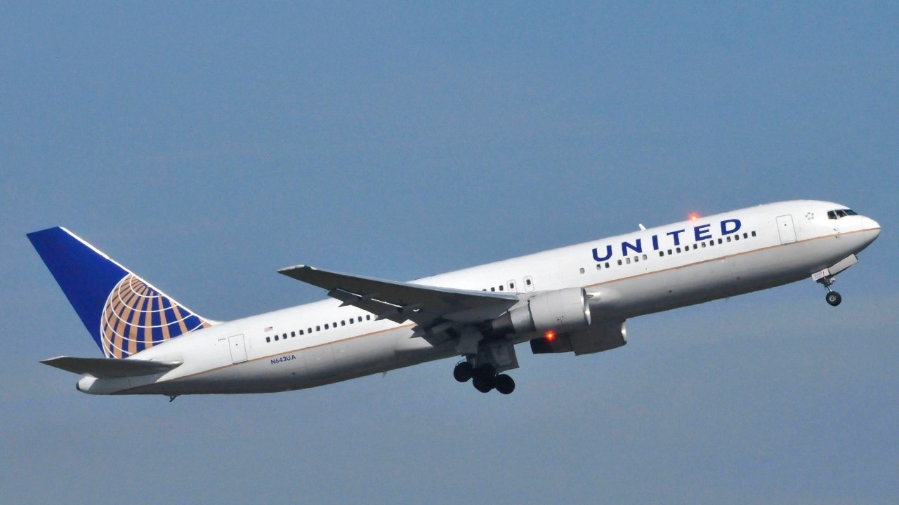 United-Airlines-Plane.jpg