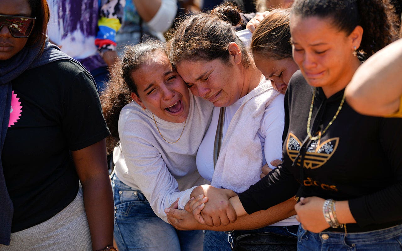 Venezuela-mine-victims.jpg