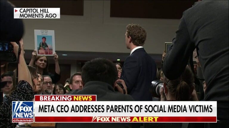 WATCH-Mark-Zuckerberg-apologizes-to-1-1.jpg