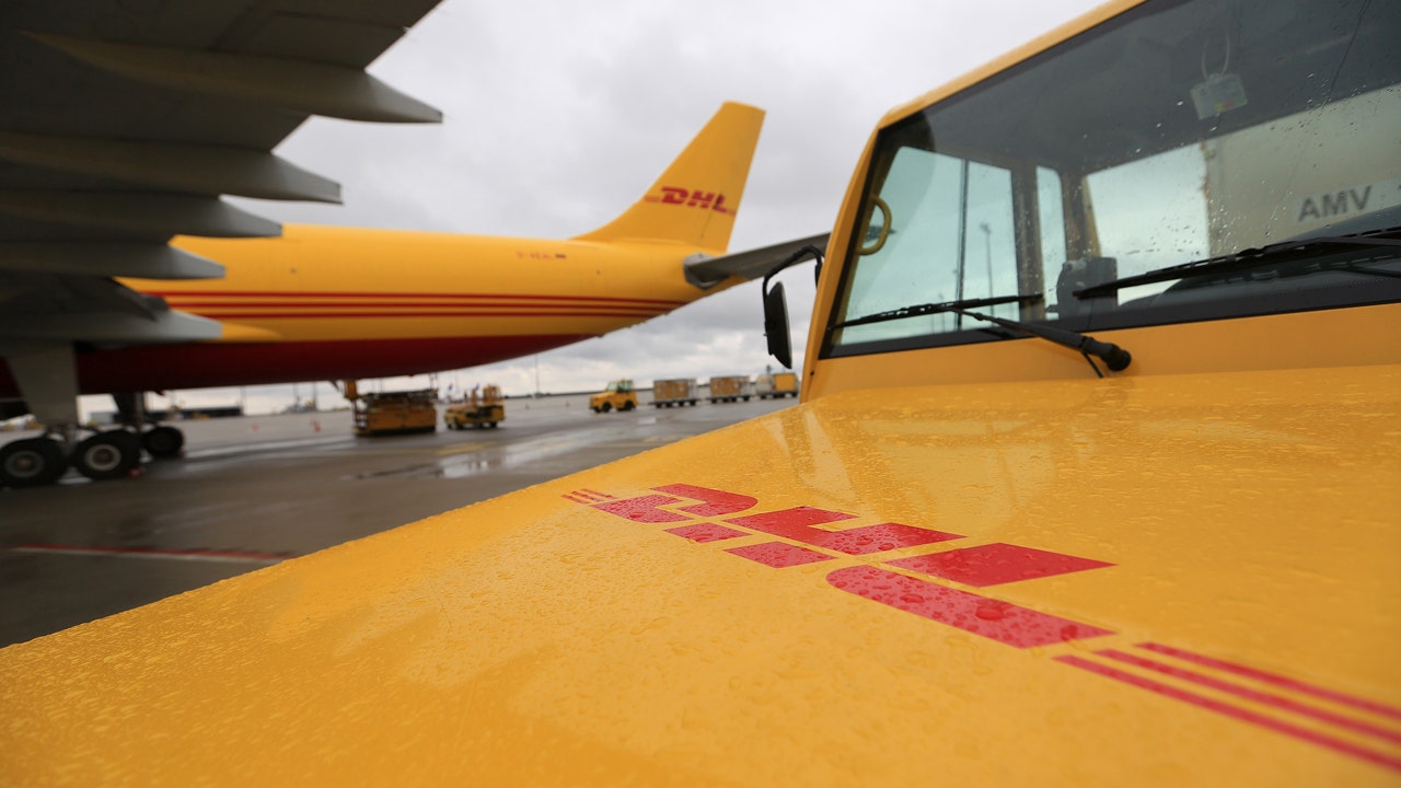 dhl_vehicles.jpg