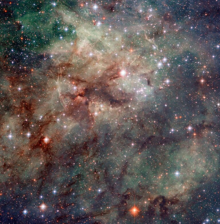 nasa-esa-tarantula-nebula.jpg